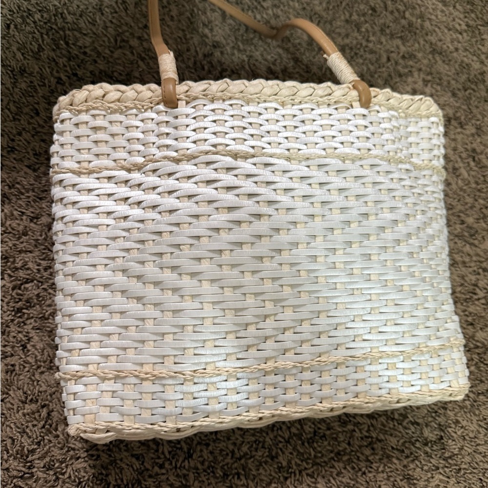 Chic Tan and Cream Woven Tote Bag - Picture 3 of 6